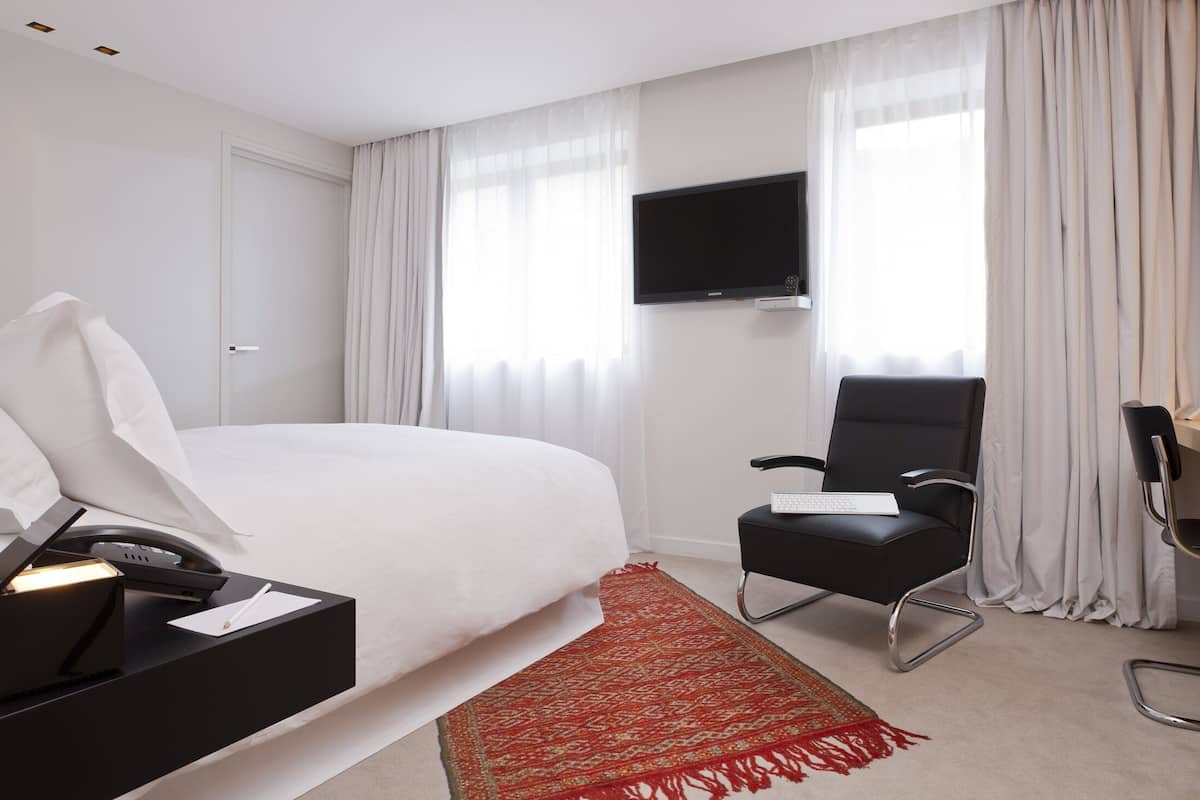 Deluxe Couture | Sengetøy av topp kvalitet, minibar, safe på rommet og skrivebord