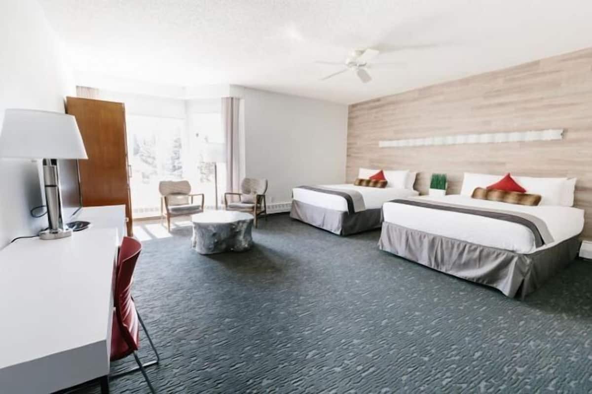 1 bedroom, down duvets, desk, laptop workspace