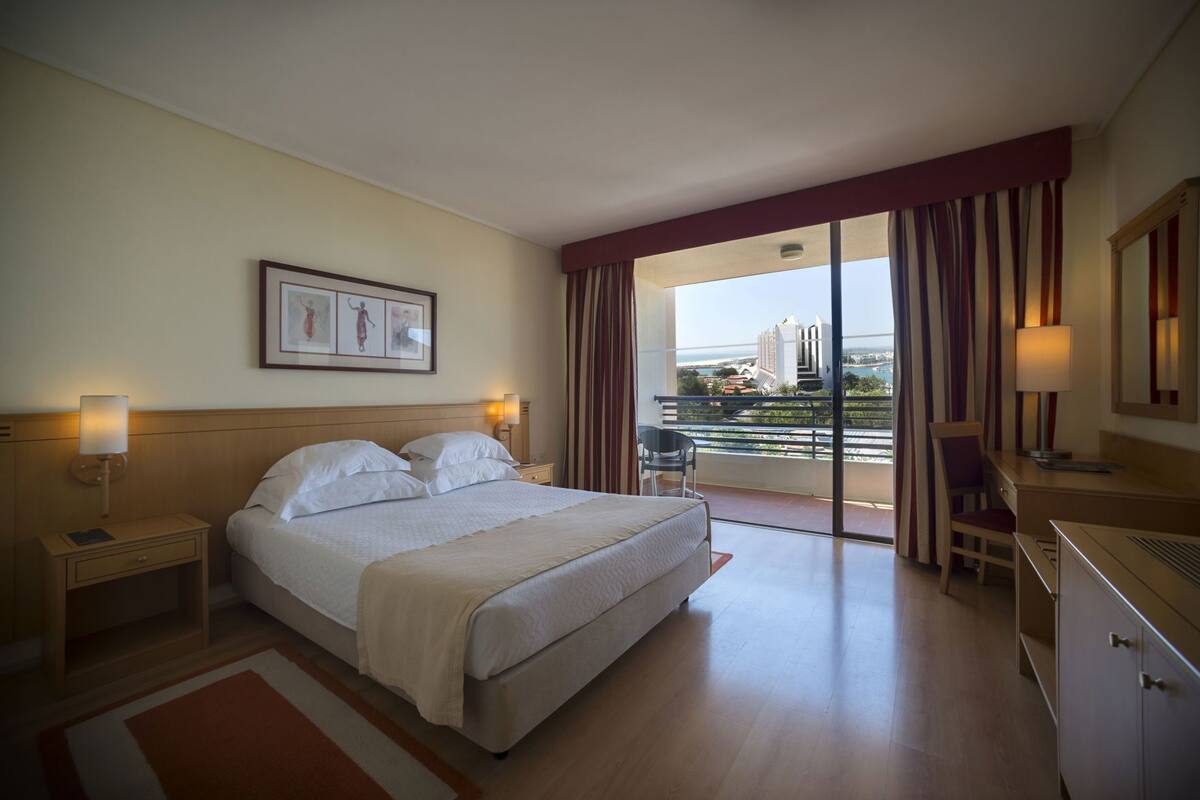 Minibar, in-room safe, desk, blackout drapes