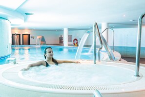 Indoor spa tub