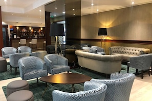 Bar (on property) - VIP Executive Zurique Hotel (Lisbon)