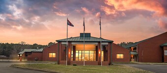 Studios and Suites 4 Less Emporia