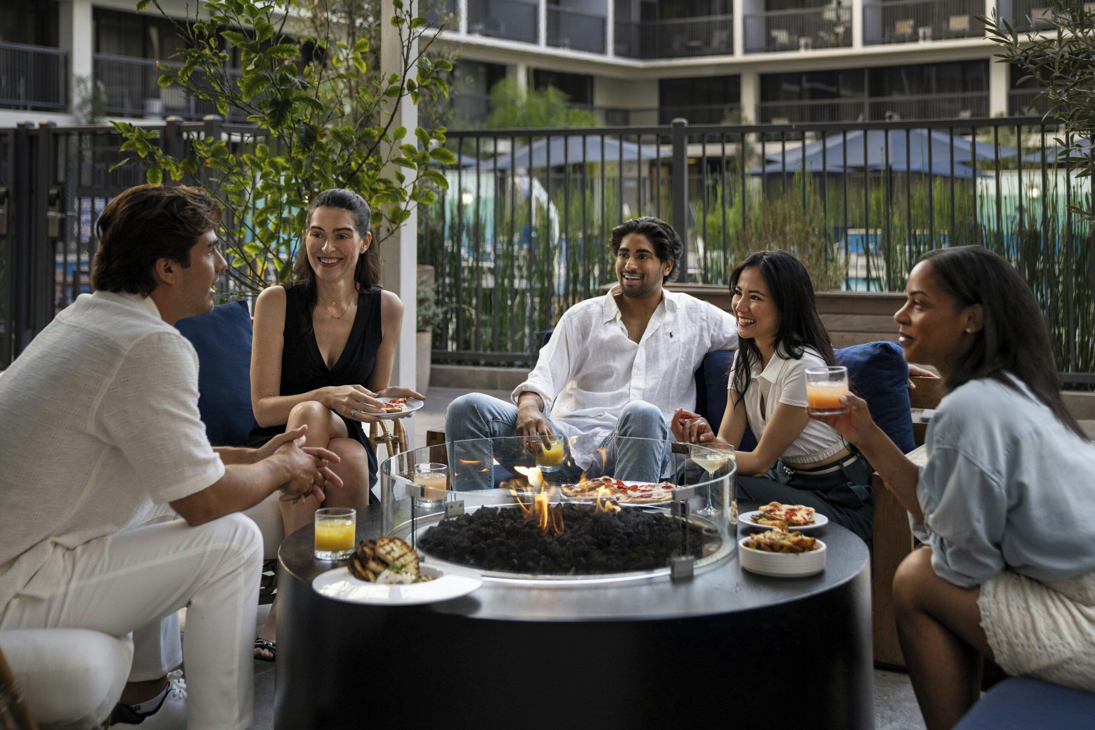 breakfast and lunch served, american cuisine