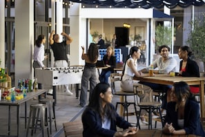 Breakfast and lunch served  - Sheraton Universal Hotel (Universal City)