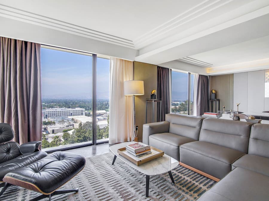 Premium bedding, down duvets, in-room safe, desk