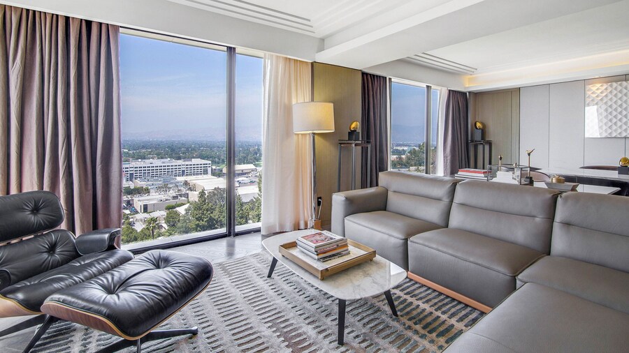 Sheraton Universal Hotel