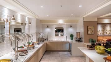 Daily full breakfast for a fee