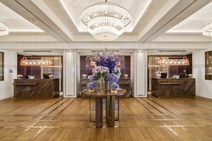Lobby - Sheraton Universal Hotel (Universal City)