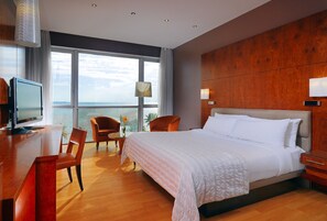 Ropa de cama de alta calidad, edredón, camas con pillow-top y minibar