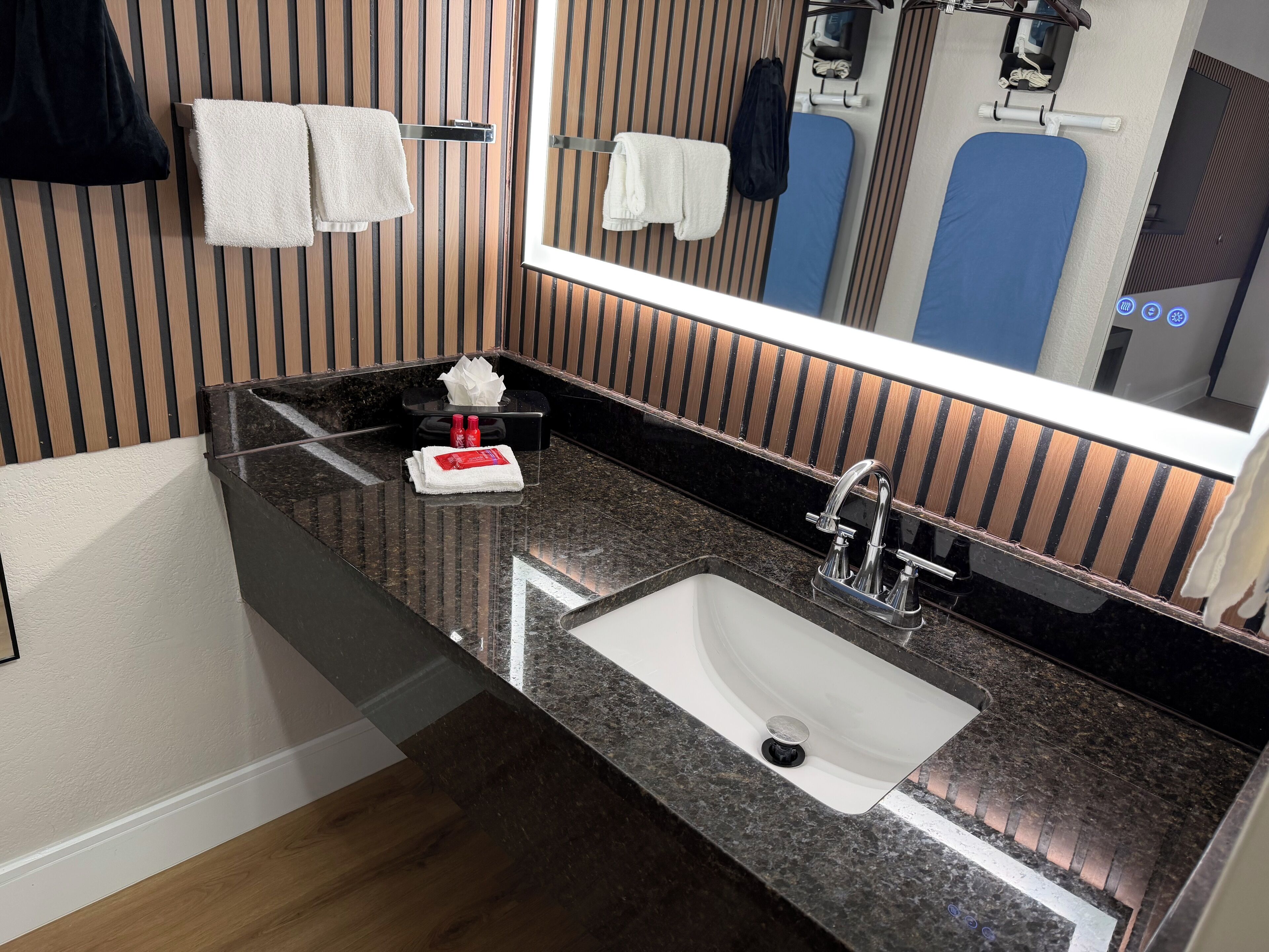 Photo - SureStay by Best Western Irving Grapevine DFW North