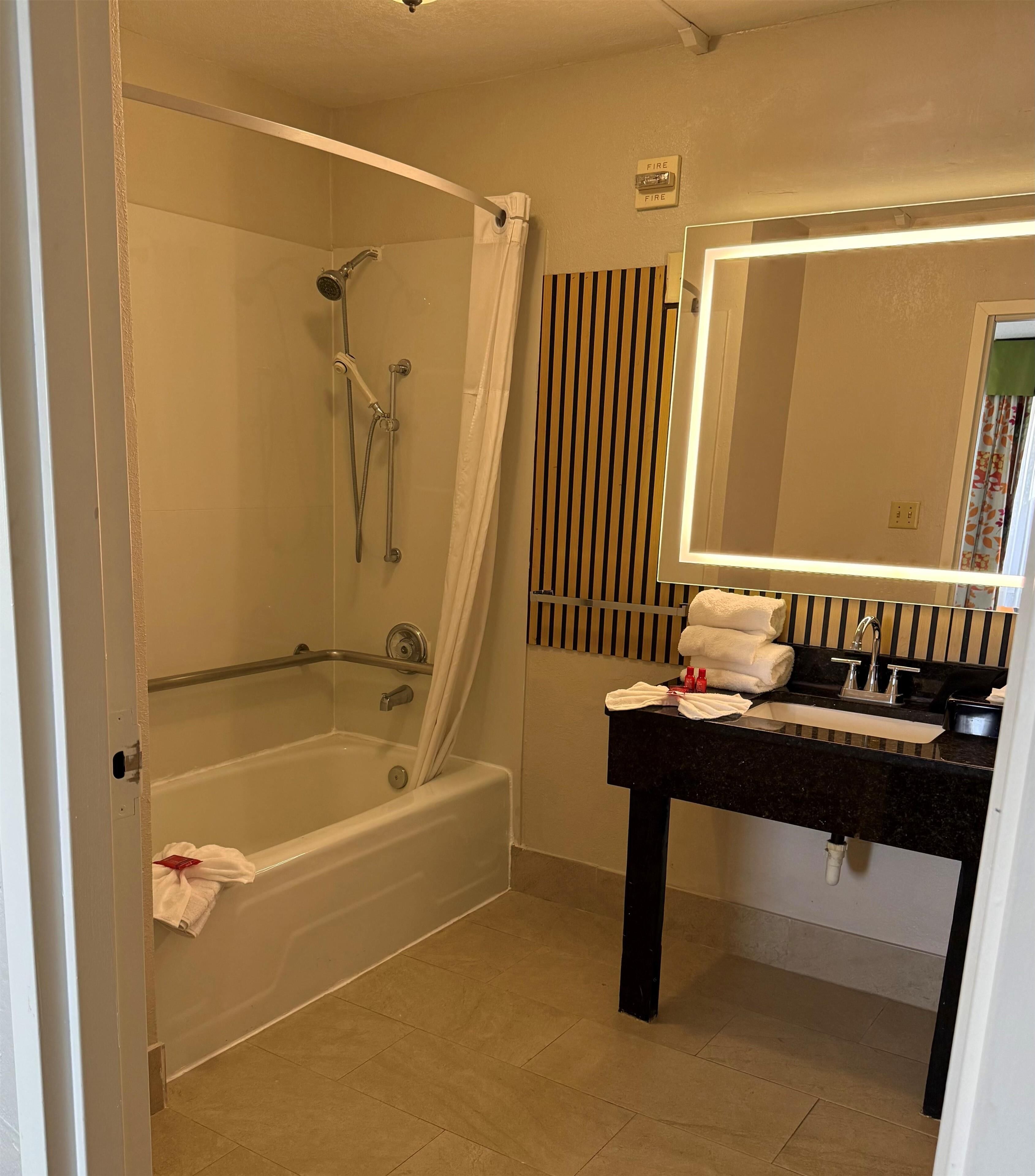 standard room, 1 queen bed, accessible, bathtub | in-room safe, desk, iron/ironing board, free cots/infant beds