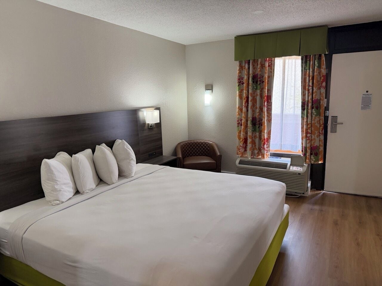 Photo - SureStay by Best Western Irving Grapevine DFW North