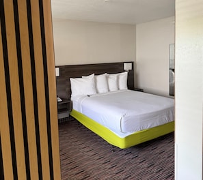 Suite, 1 Queen Bed, Non Smoking (with Sofabed) | In-room safe, desk, iron/ironing board, free cribs/infant beds