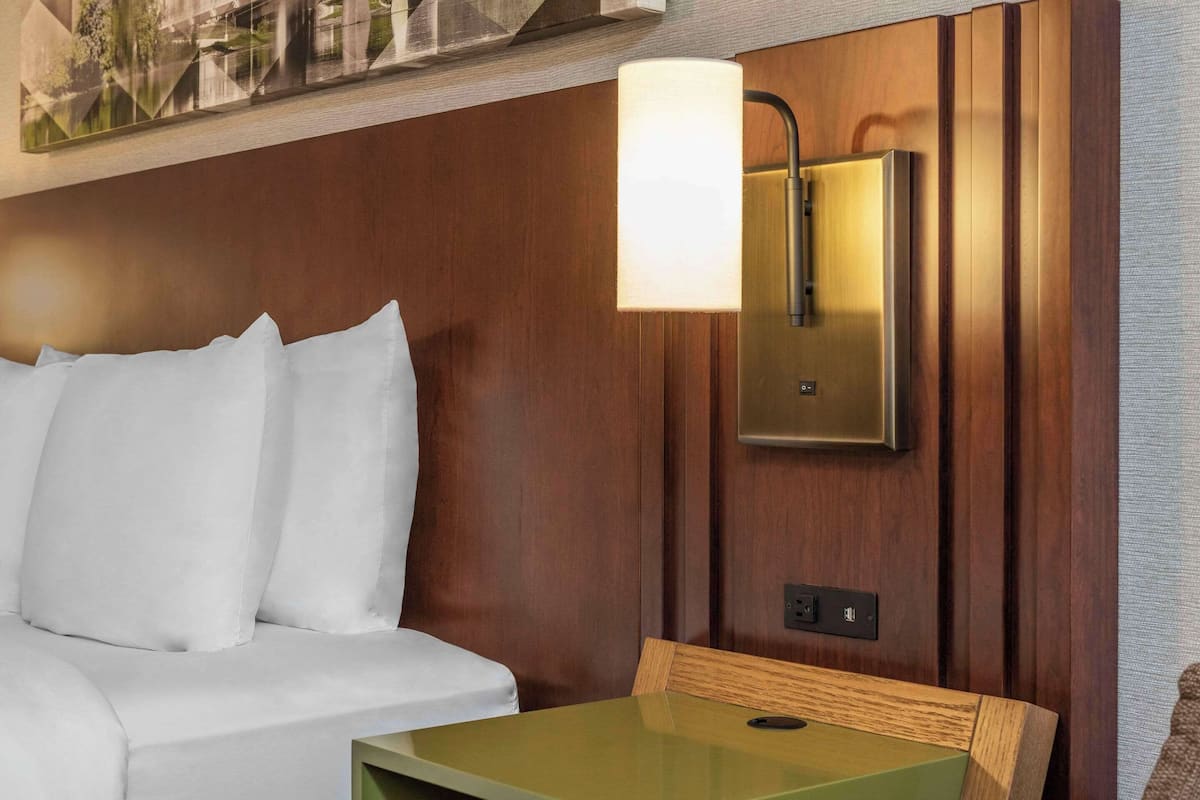Suite, 1 King-Bett und Schlafsofa, Nichtraucher | 1 Schlafzimmer, hochwertige Bettwaren, Pillowtop-Betten, Schreibtisch