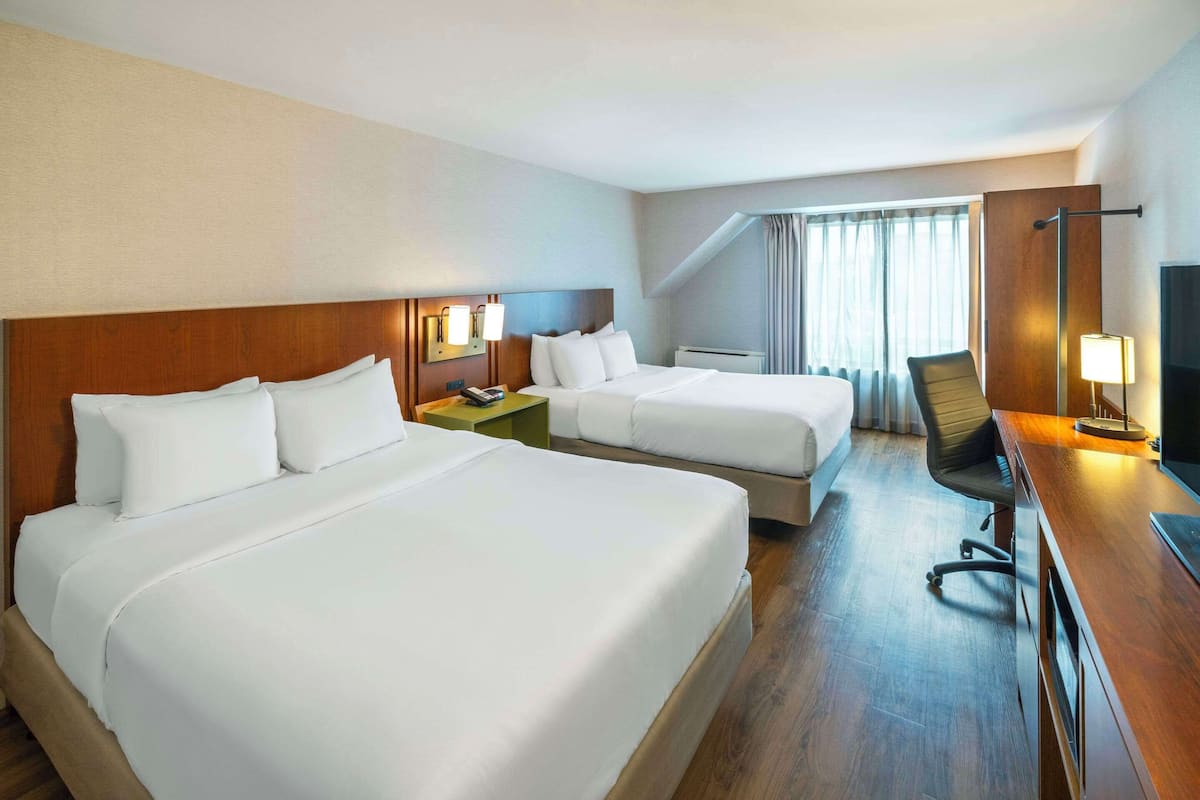 1 Schlafzimmer, hochwertige Bettwaren, Pillowtop-Betten, Schreibtisch