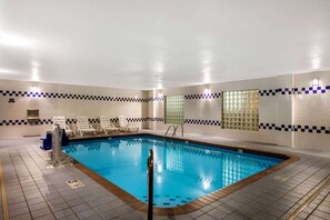 Piscine intérieure