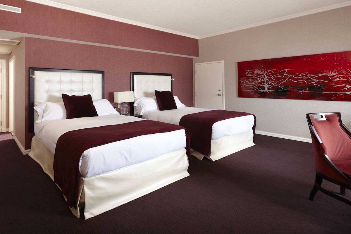 1 bedroom, premium bedding, in-room safe, desk