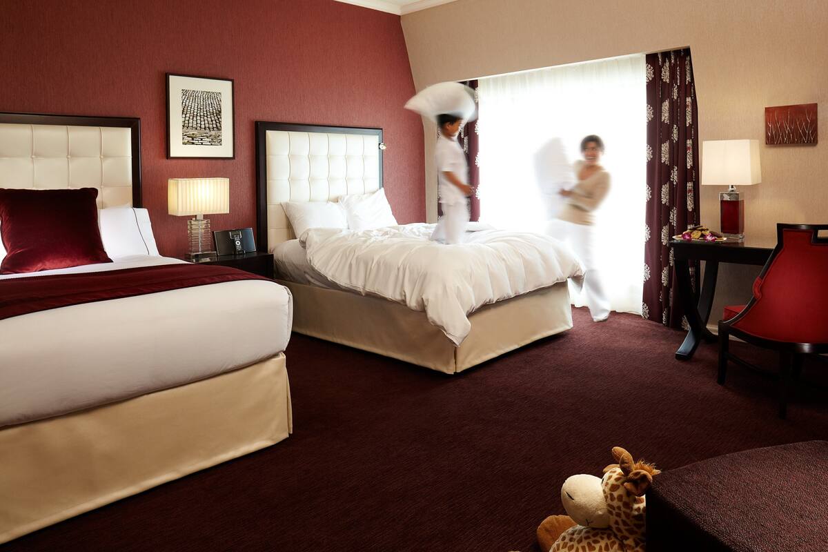 Premium bedding, in-room safe, desk, soundproofing