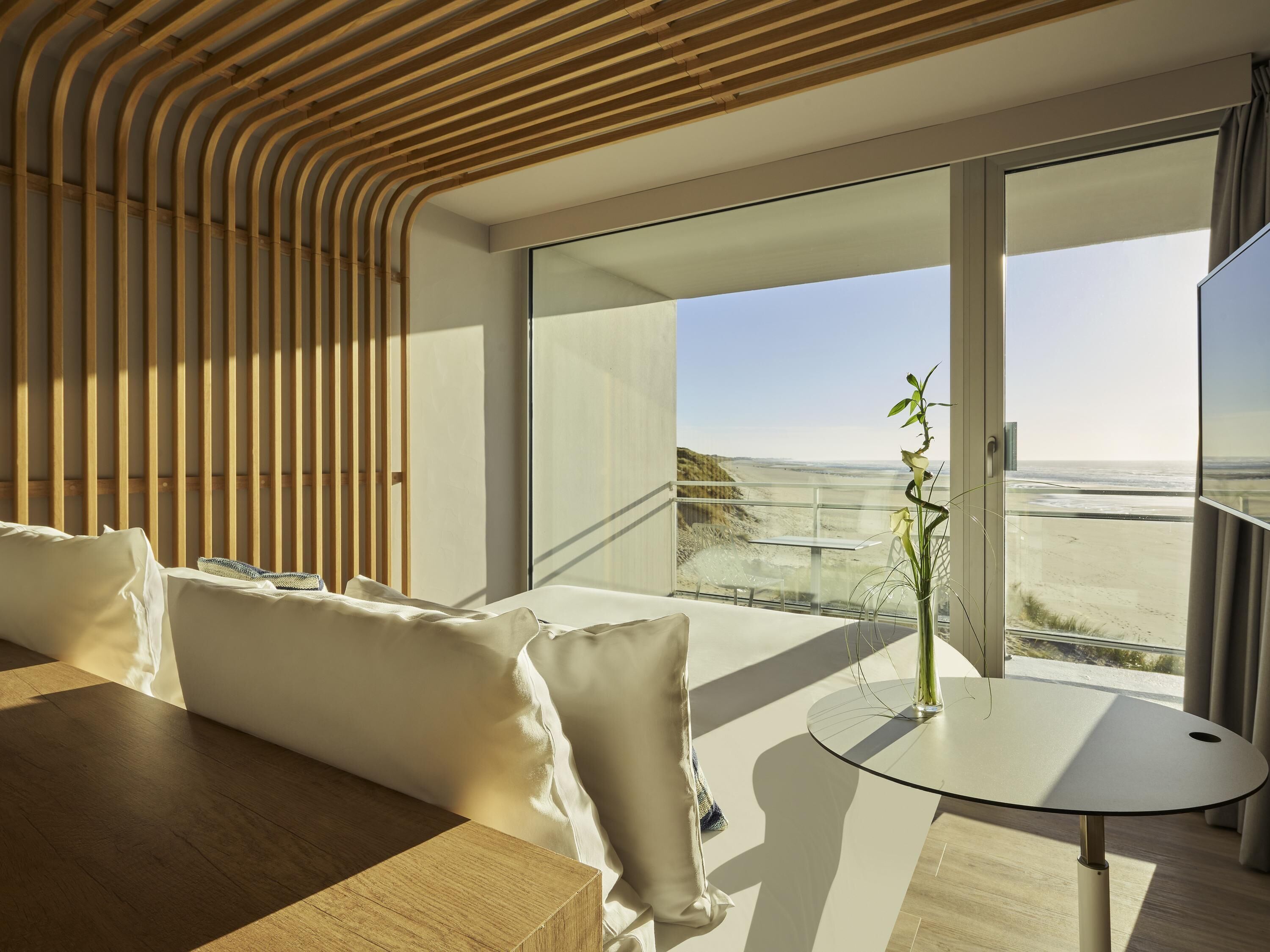 Executive Room, 1 Double Bed with Sofa bed, Balcony, Sea View | Free minibar items, in-room safe, desk, blackout curtains