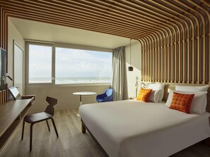 Camera Superior, 1 letto queen, vista mare | Minibar (con alcuni snack e alcune bevande gratis)