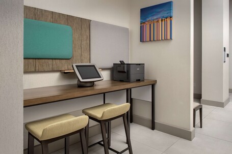 Hilton Garden Inn Orlando Downtown - Image 25