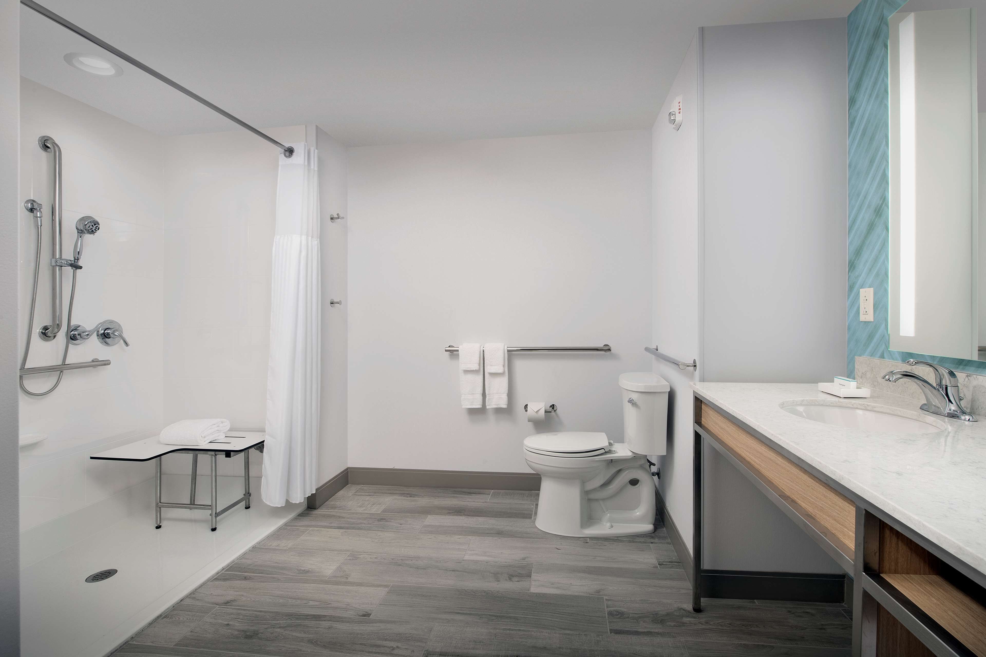 room, 2 queen beds, accessible (roll-in shower) | bathroom shower