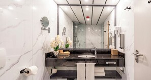 Shower, free toiletries, hair dryer, towels