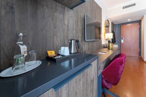 Premium Doppelzimmer | Allergikerbettwaren, Zimmersafe, Schreibtisch, schallisolierte Zimmer