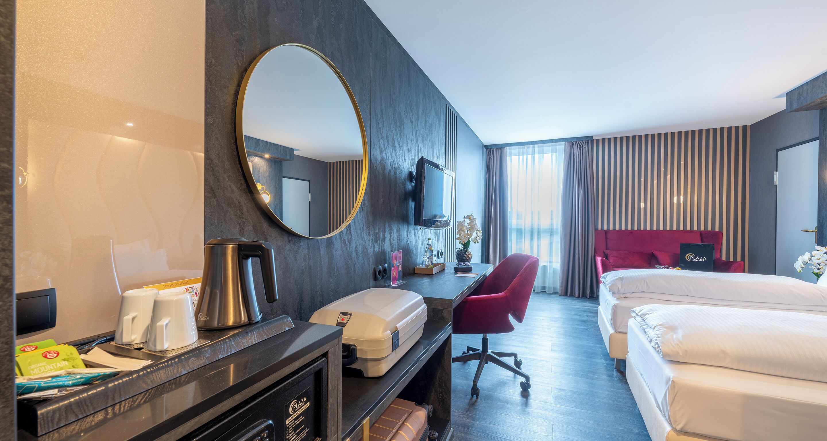 Premium Twin Room | 防过敏的被褥、迷你吧、客房内保险箱、办公桌