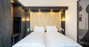 Superior Quadruple Room - PLAZA Premium Parkhotel Neu-Ulm (Neu-Ulm)
