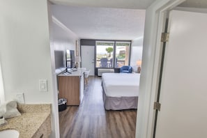 Chambre, 1 très grand lit (Pool View) | Fer et planche à repasser, lits bébé (gratuits), Wi-Fi gratuit