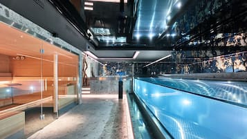 Salas de tratamiento para parejas, sauna y tina de hidromasaje