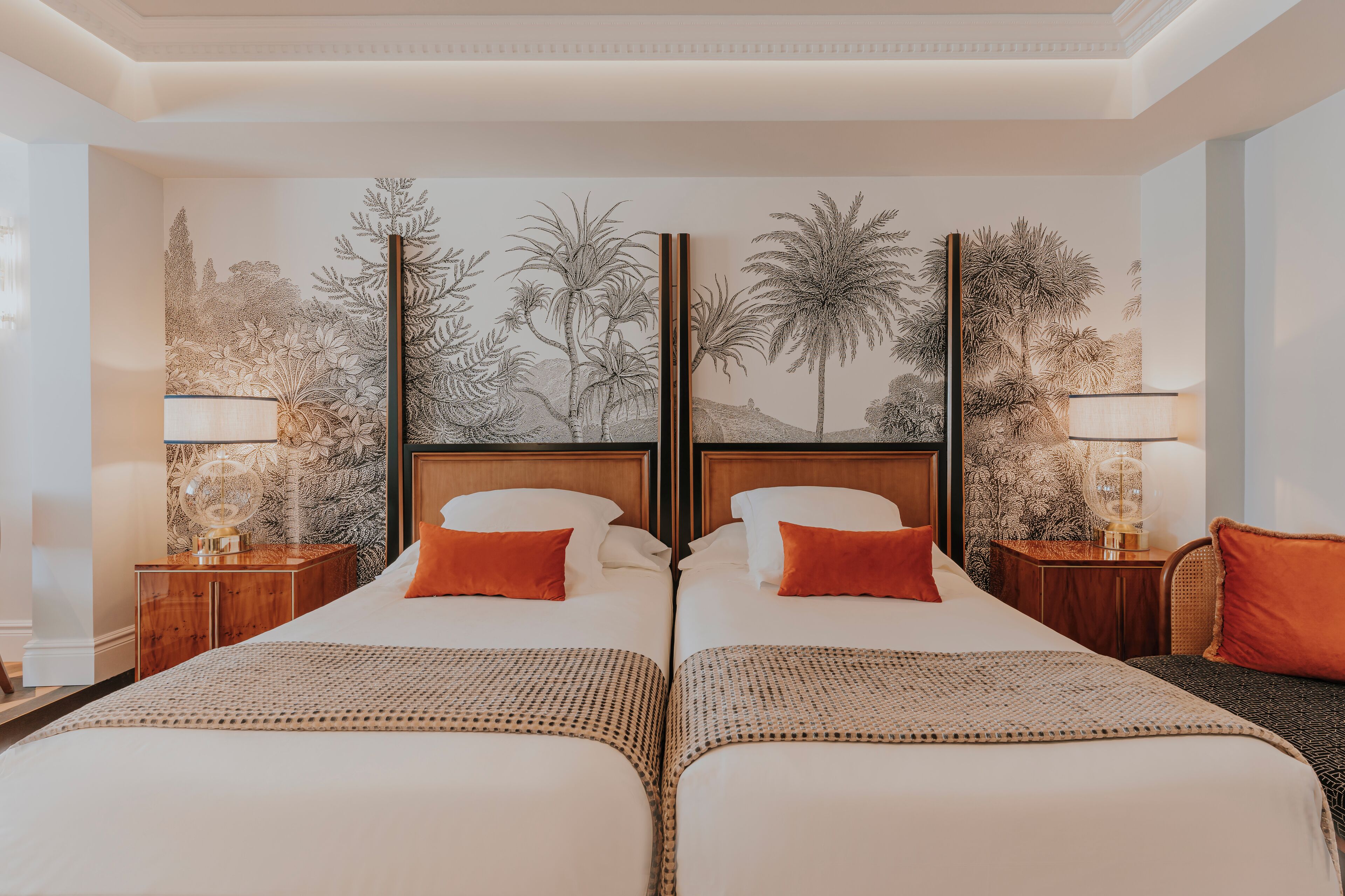 Junior Suite Deluxe Skyline "The Wellington Club" Access | Ropa de cama de alta calidad, minibar, caja fuerte y escritorio
