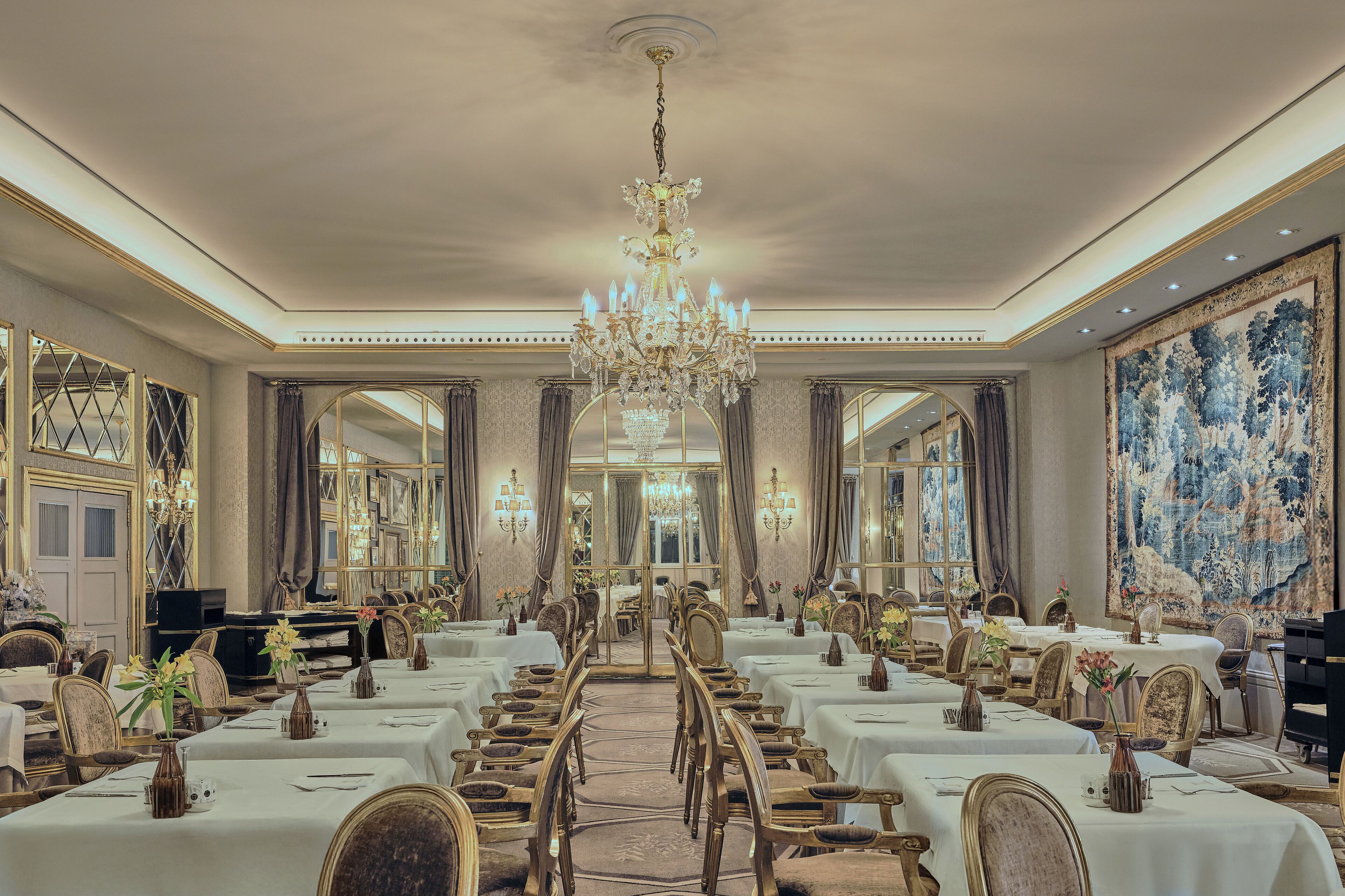 daily buffet breakfast (eur 45 per person)