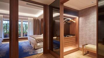 Suite SPA with Terrace "The Wellington Club" Access | Premium bedding, minibar, in-room safe, individually decorated