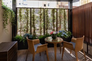 Suite SPA with Terrace "The Wellington Club" | Hochwertige Bettwaren, Minibar, Zimmersafe, individuell dekoriert
