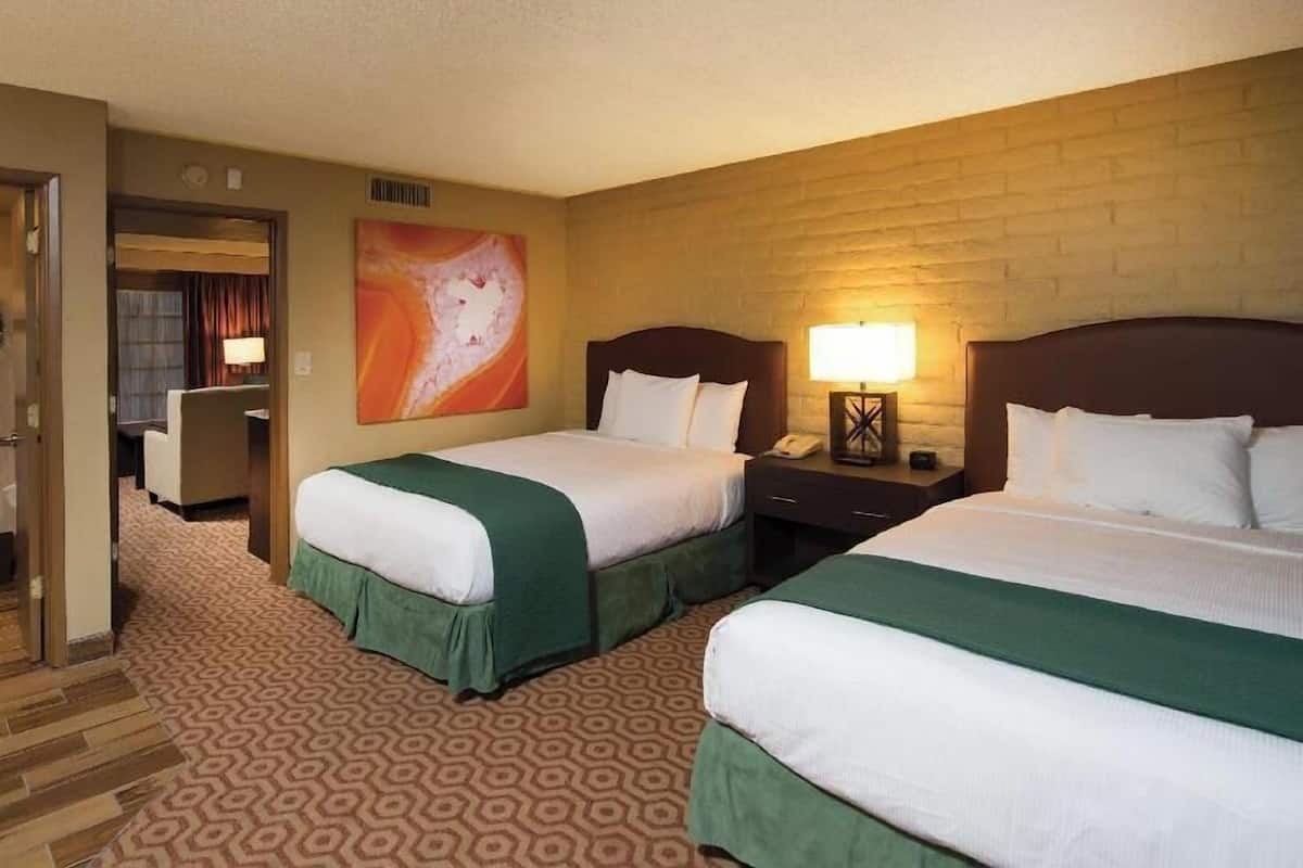 1 bedroom, premium bedding, minibar, in-room safe