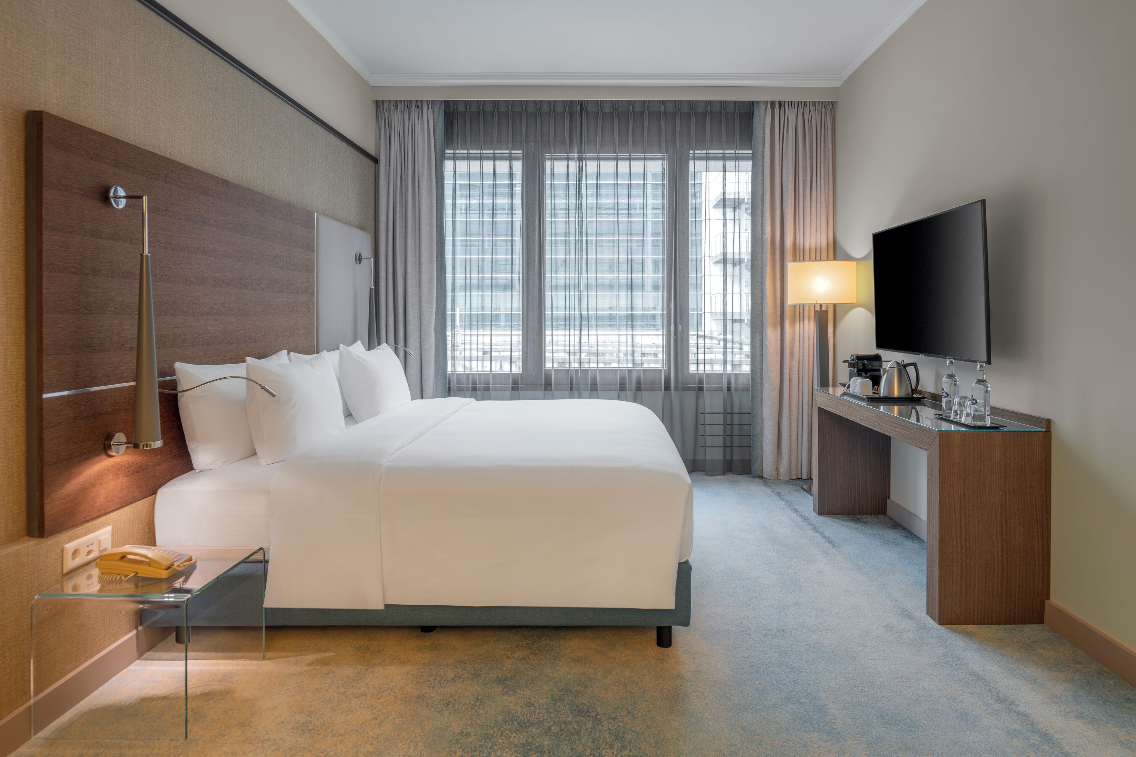 Suite junior, 1 cama King size | Ropa de cama hipoalergénica y minibar 