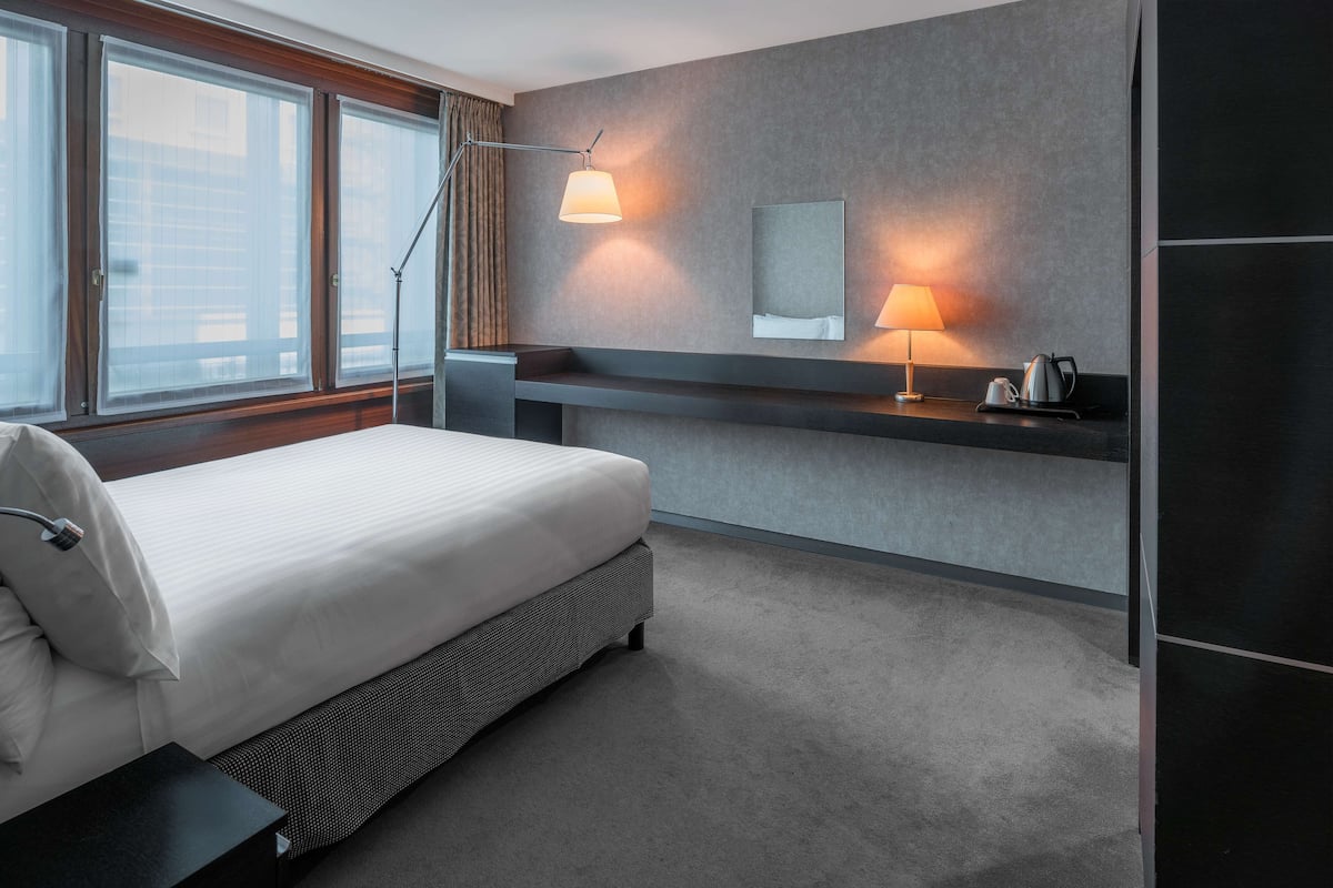 Room, 1 Katil Ratu (Queen), Accessible | 1 bilik tidur, peralatan tempat tidur hipoalergenik, bar mini