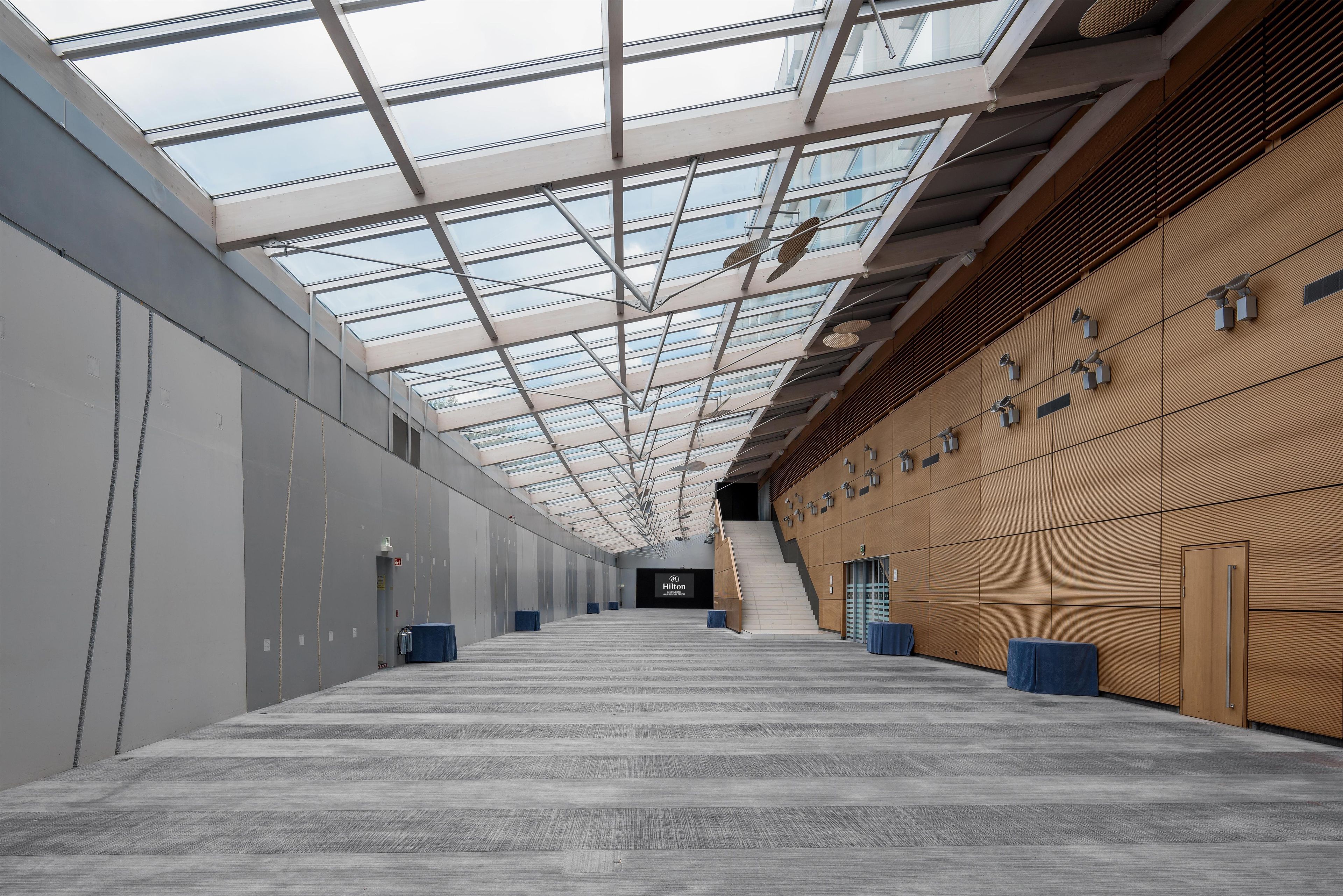 Photo - Hilton Geneva Hotel and Conference Centre