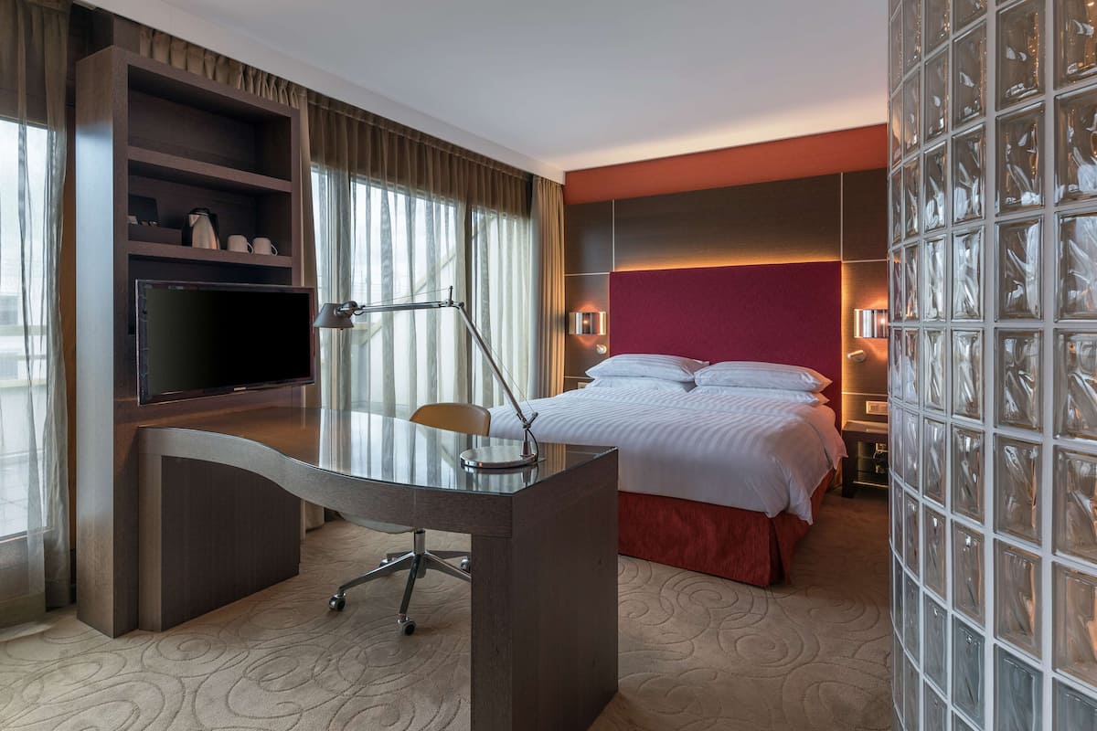Junior Double Room | 1 bilik tidur, peralatan tempat tidur hipoalergenik, bar mini