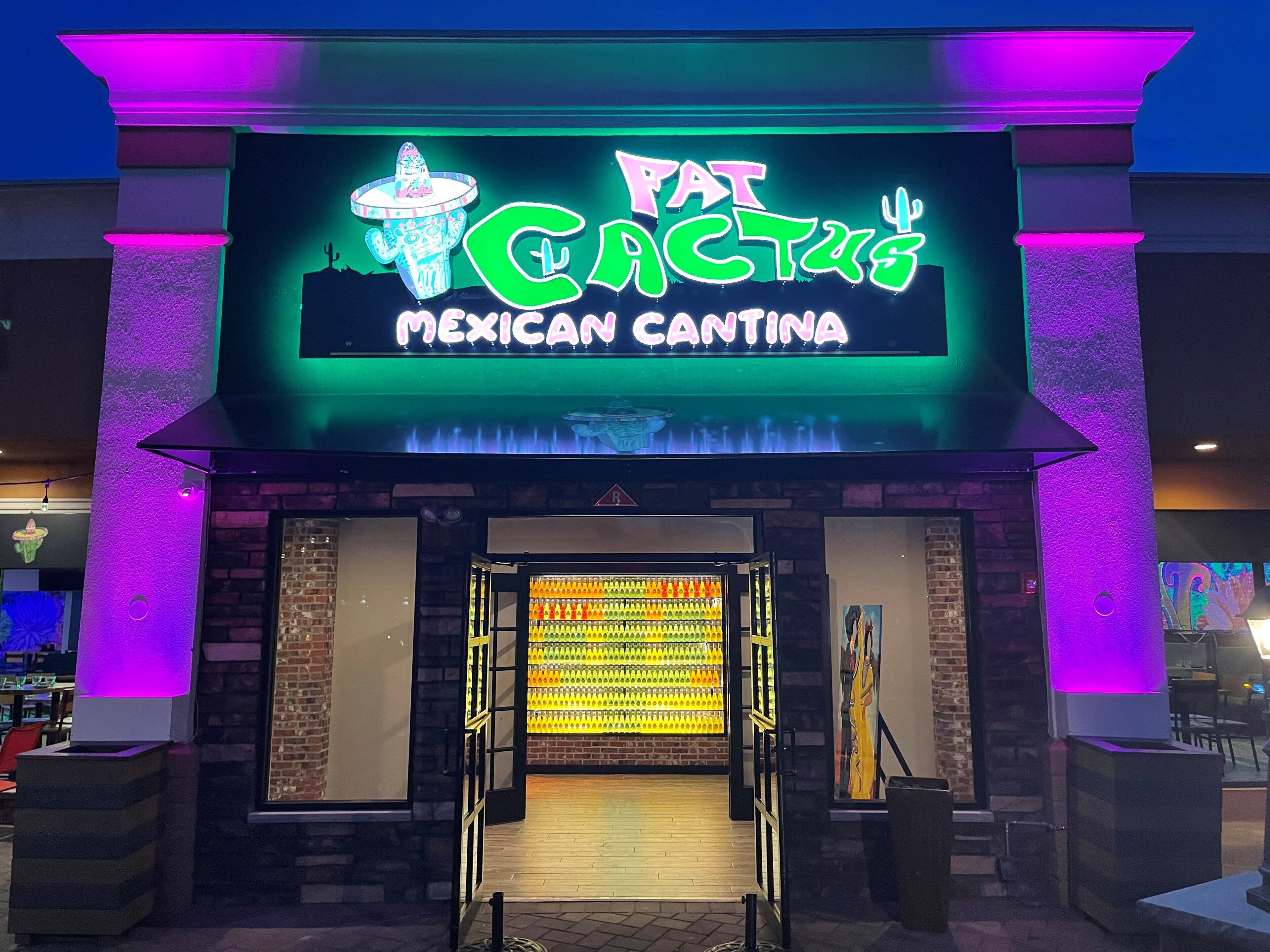 breakfast, lunch, dinner served; american cuisine