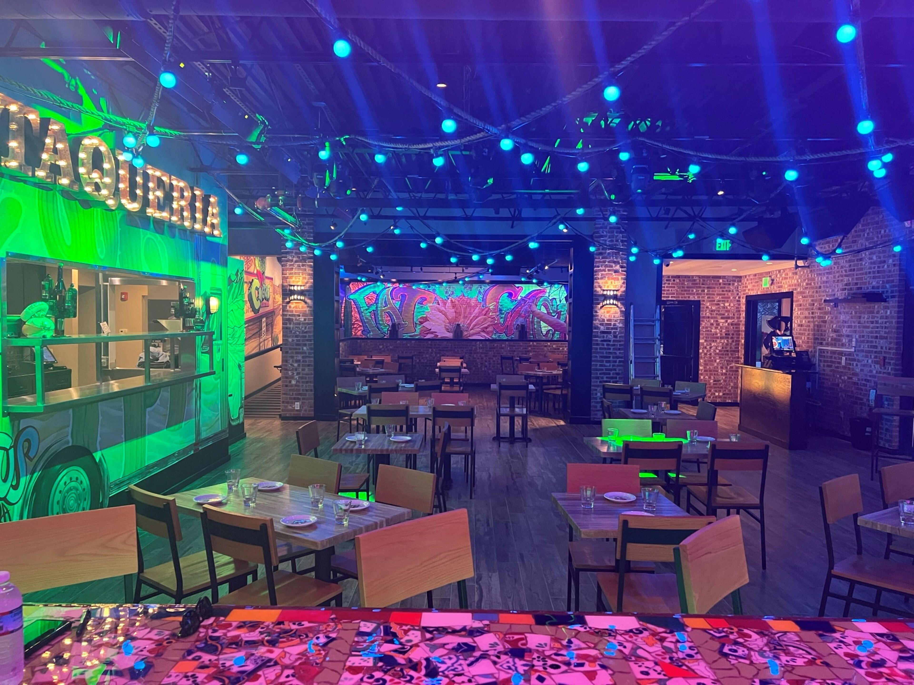 breakfast, lunch, dinner served; american cuisine