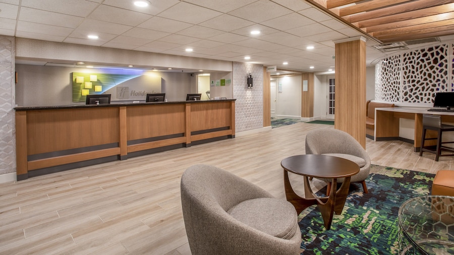 Holiday Inn & Suites Parsippany Fairfield by IHG