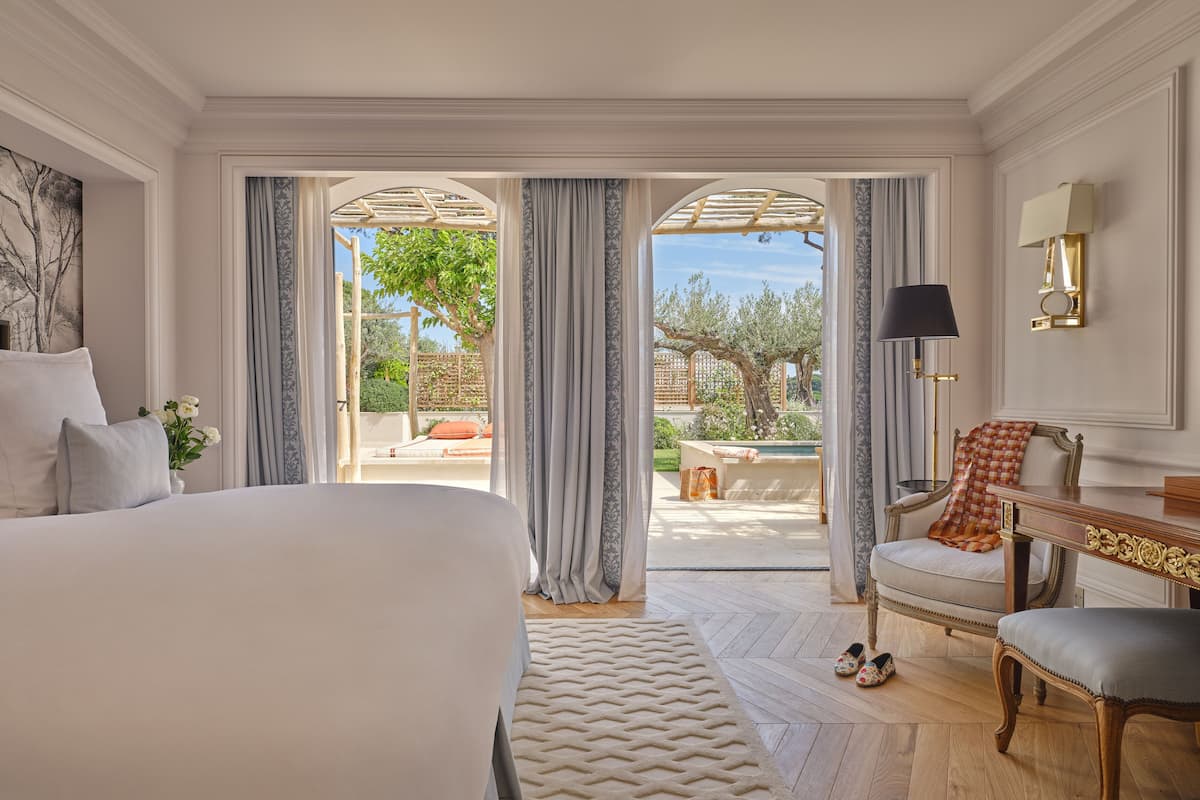 Junior Suite (Plunge Pool) | Premium bedding, free minibar, in-room safe, individually decorated
