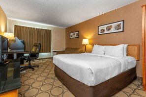 Standard Room, 1 Queen Bed with Sofa bed, Ground Floor | Premium bedding, pillowtop beds, desk, blackout drapes