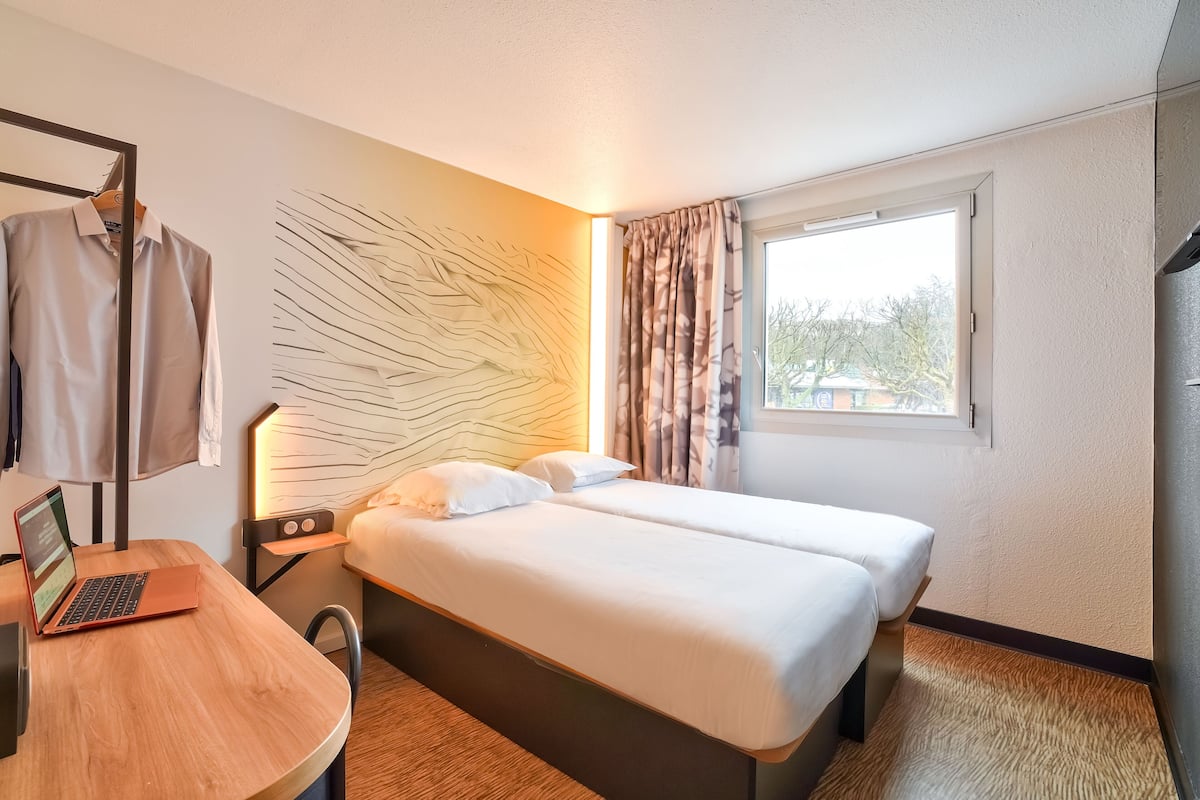 Desk, iron/ironing board, free WiFi, bed sheets
