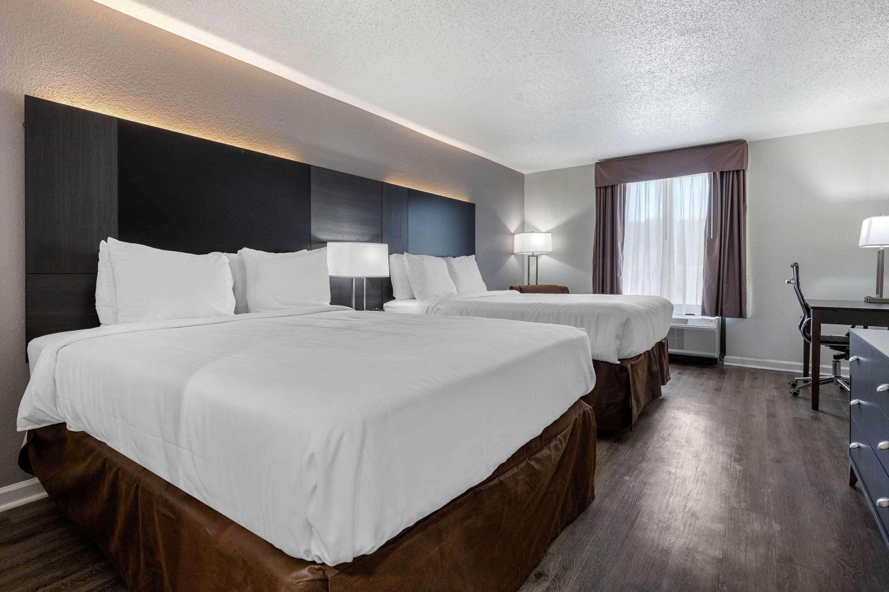 In-room safe, desk, iron/ironing board, WiFi (free)
