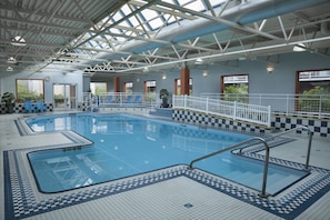 Indoor pool, sun loungers