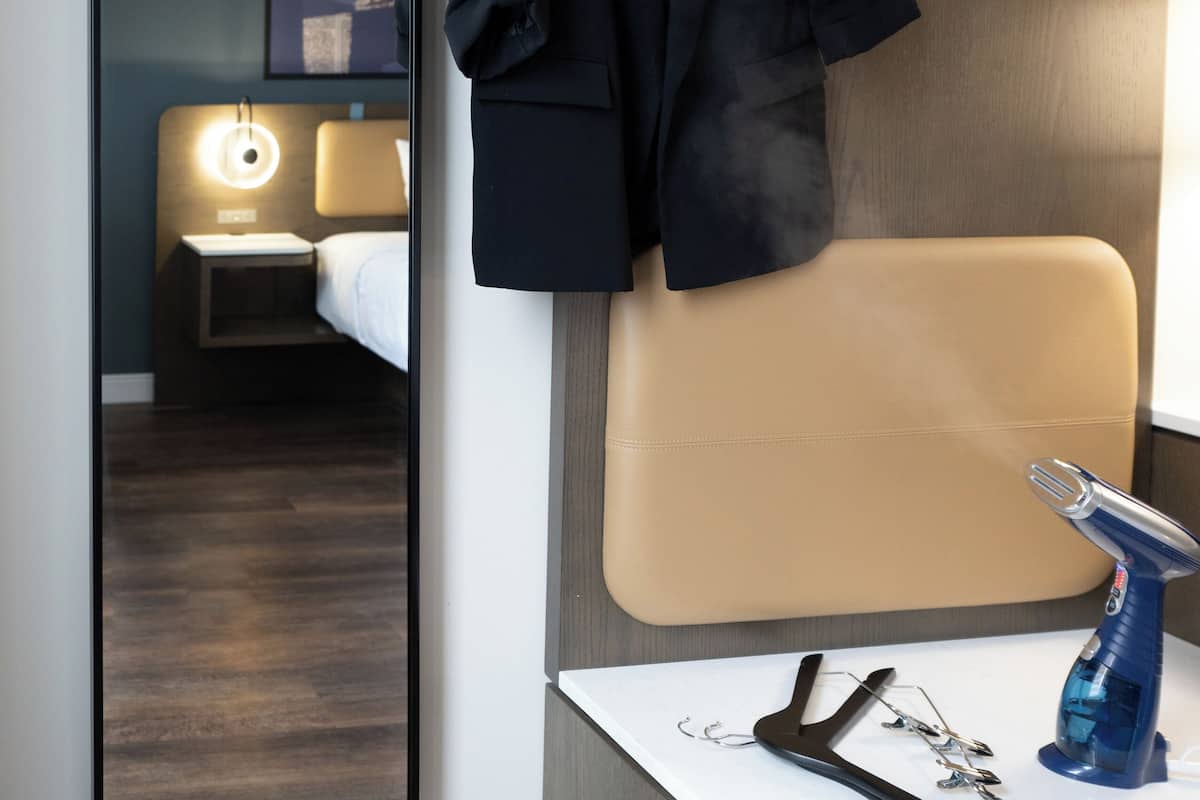 1 bedroom, premium bedding, pillow-top beds, in-room safe